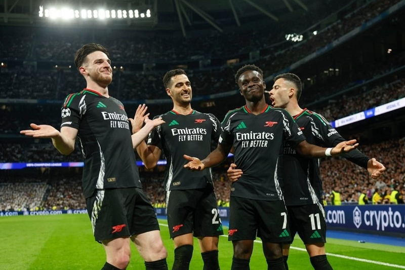 Ronaldo chọn Arsenal hay PSG trong cuộc đua vô địch Champions League?